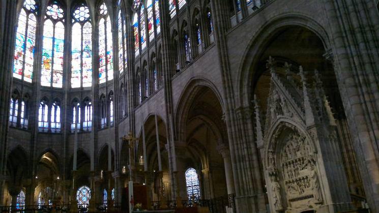 圣德尼教堂为什么建尖顶,圣德尼教堂意义