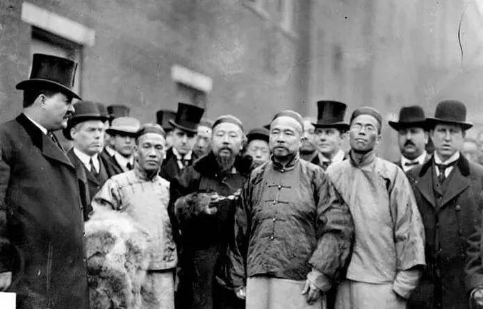 读书《非常道》，朕欲派大臣出国考察，可是国库空虚，卿等救朕