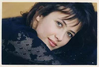 纵然心如蛇蝎，也会让人甘心为她俘获，永远美丽的“法兰西玫瑰”