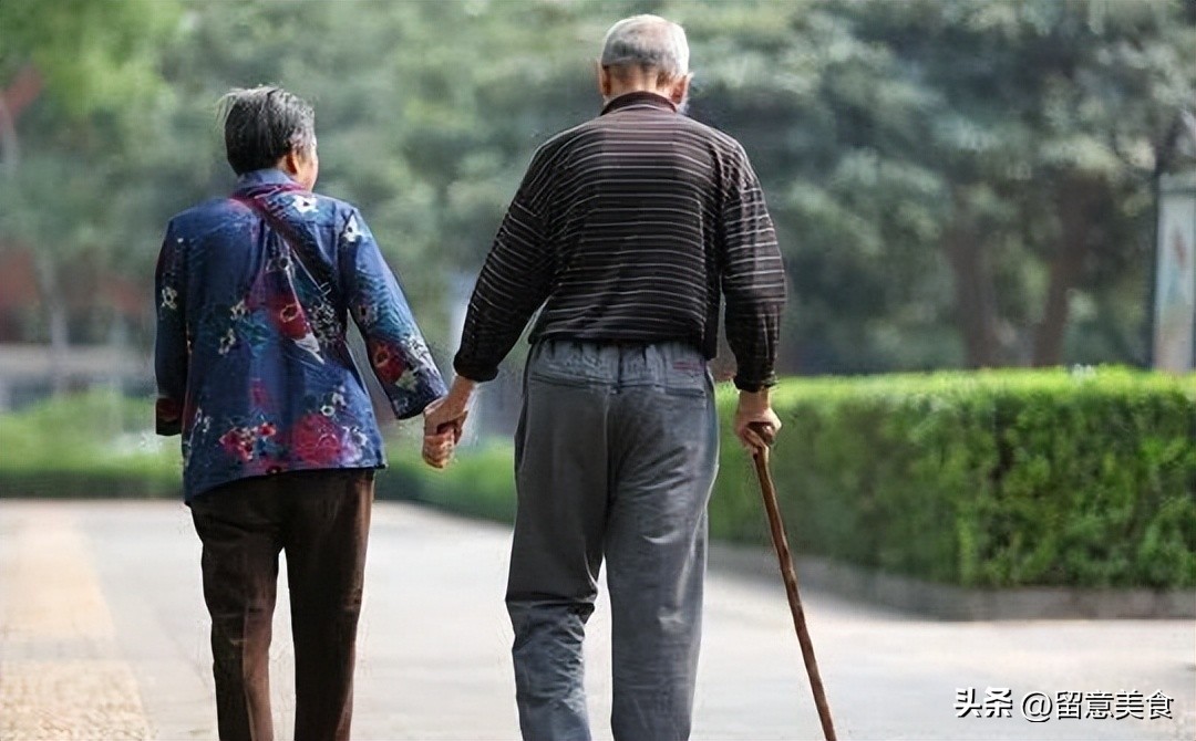 酒桌敬酒技巧和话语,酒桌上让你越混越好的五句敬酒词