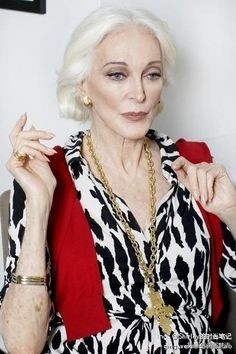 90岁超模卡门死亡之吻,92岁超模卡门