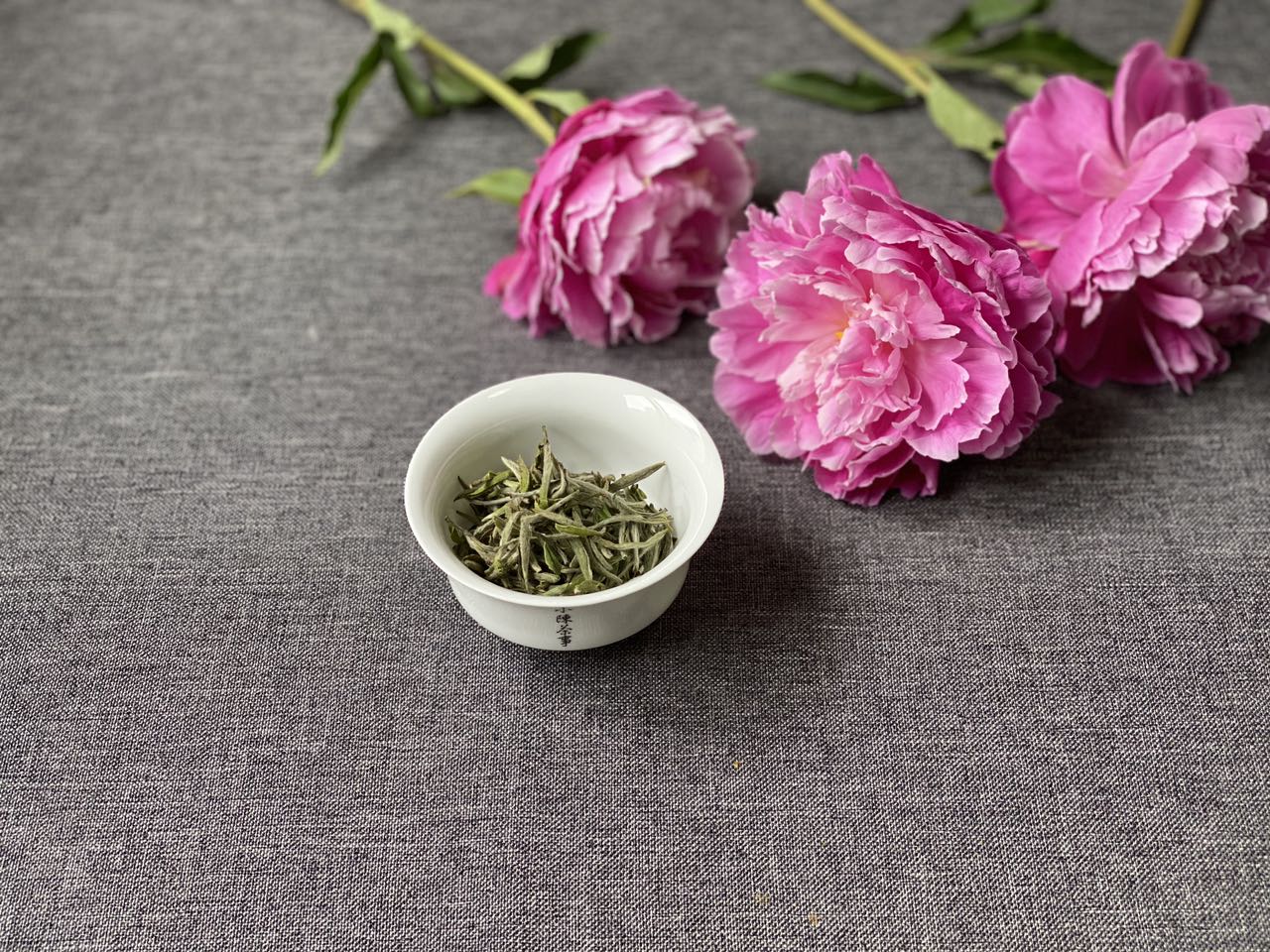 白毫银针最低多少钱真的,白毫银针便宜的能买吗