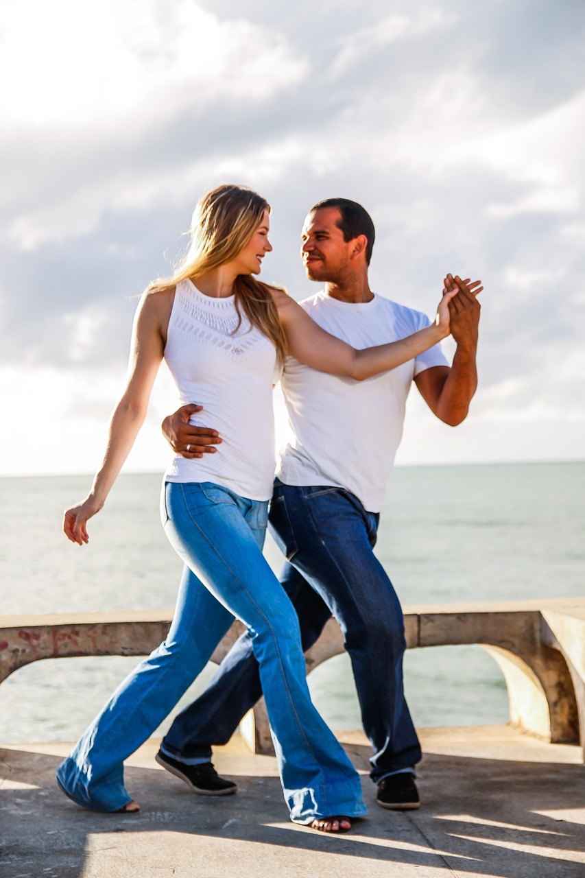 跨越曳步舞,跨越距离曳步舞慢动作分解