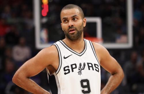 老詹拿10000助攻有多强？看了历史助攻榜前30，你就有概念了