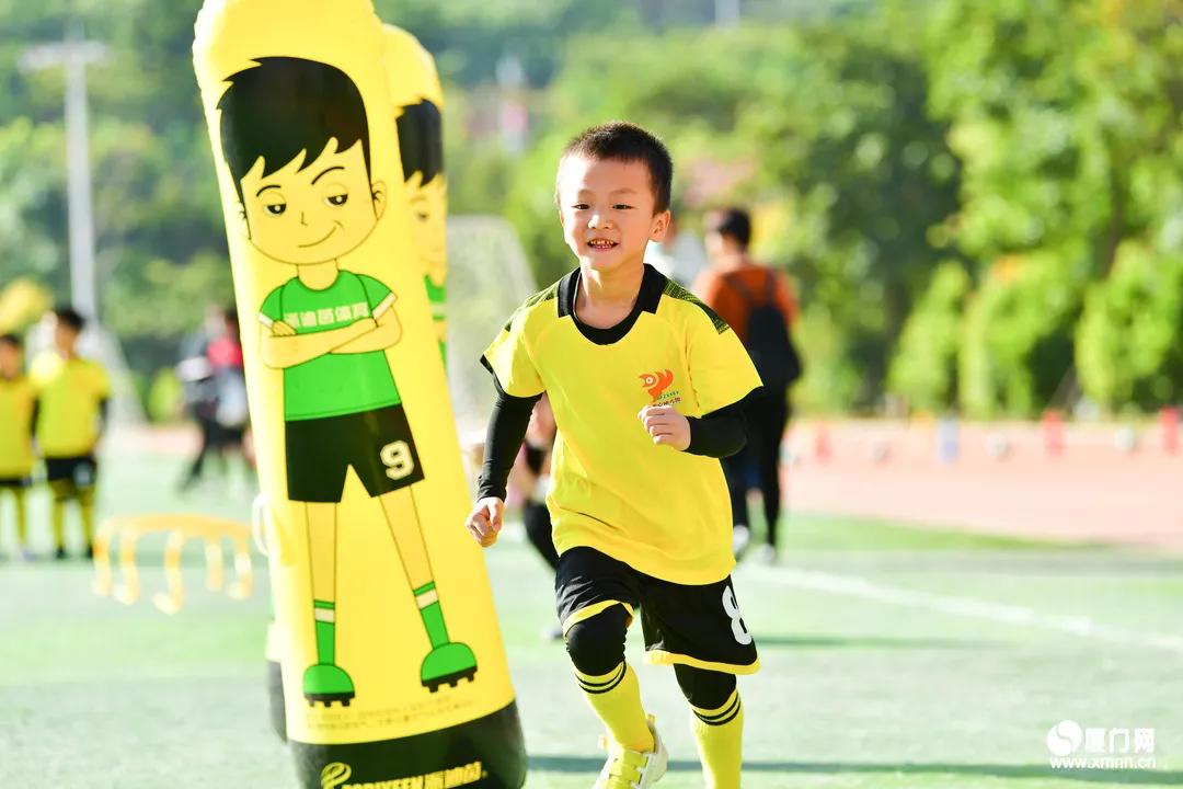 派迪茵助力厦门海沧区成功举办第七届海娃杯幼儿园足球嘉年华活动