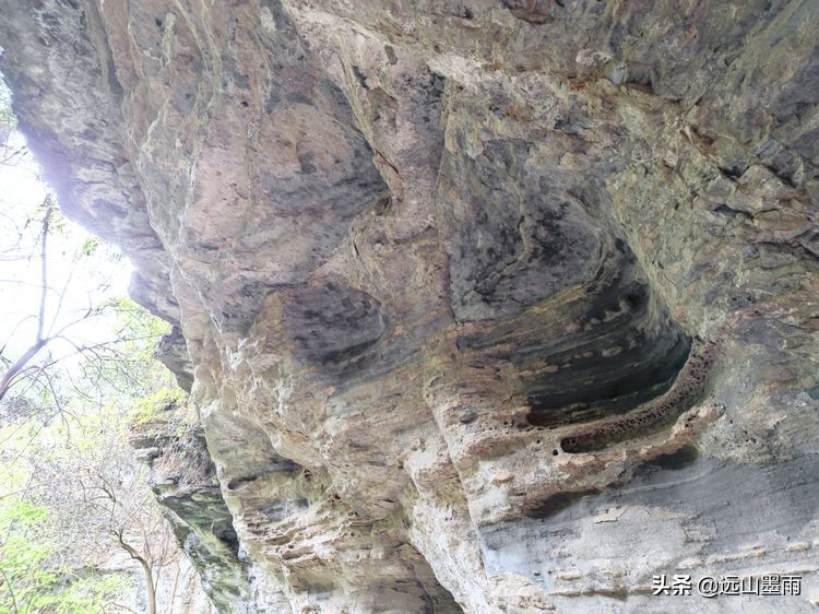 逛天坑、探叮呤当啷洞，去昆明安宁徒步，总有很多惊喜