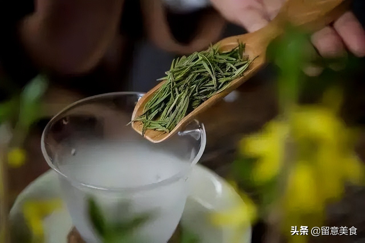 为什么茶叶不能隔夜喝,什么样的茶适合用开水煮