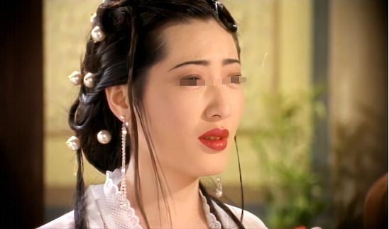 消失十几年19岁下海当*星艳**、酒局捏爆假胸34D变32A，上岸卖拉面？