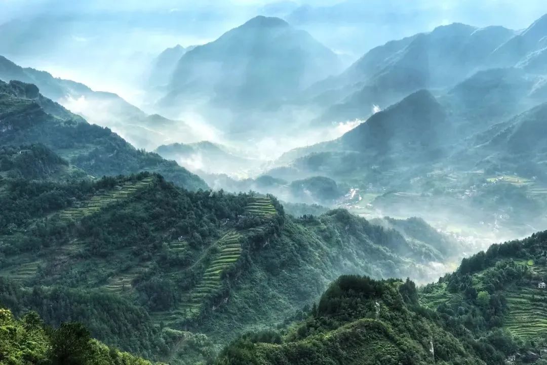 湖北恩施夏季热吗,湖北恩施人间仙境图片