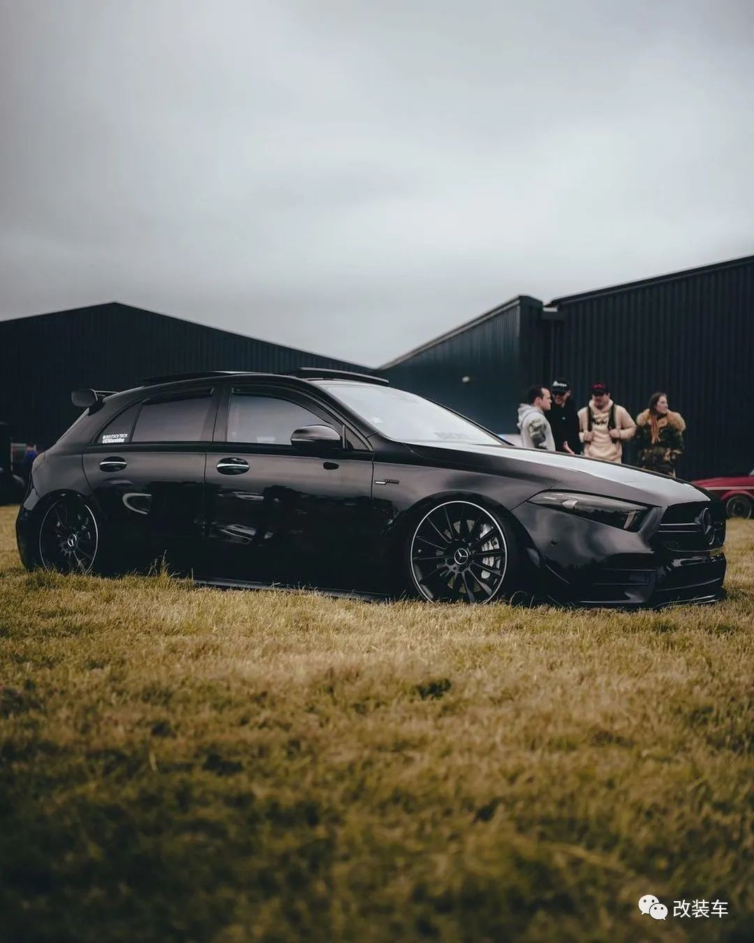 奔驰c级小姐姐改装,奔驰威霆改装小姐姐