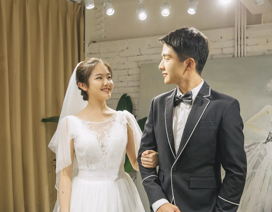 张新成李兰迪澄清恋情了吗,李兰迪张新成甜蜜互动