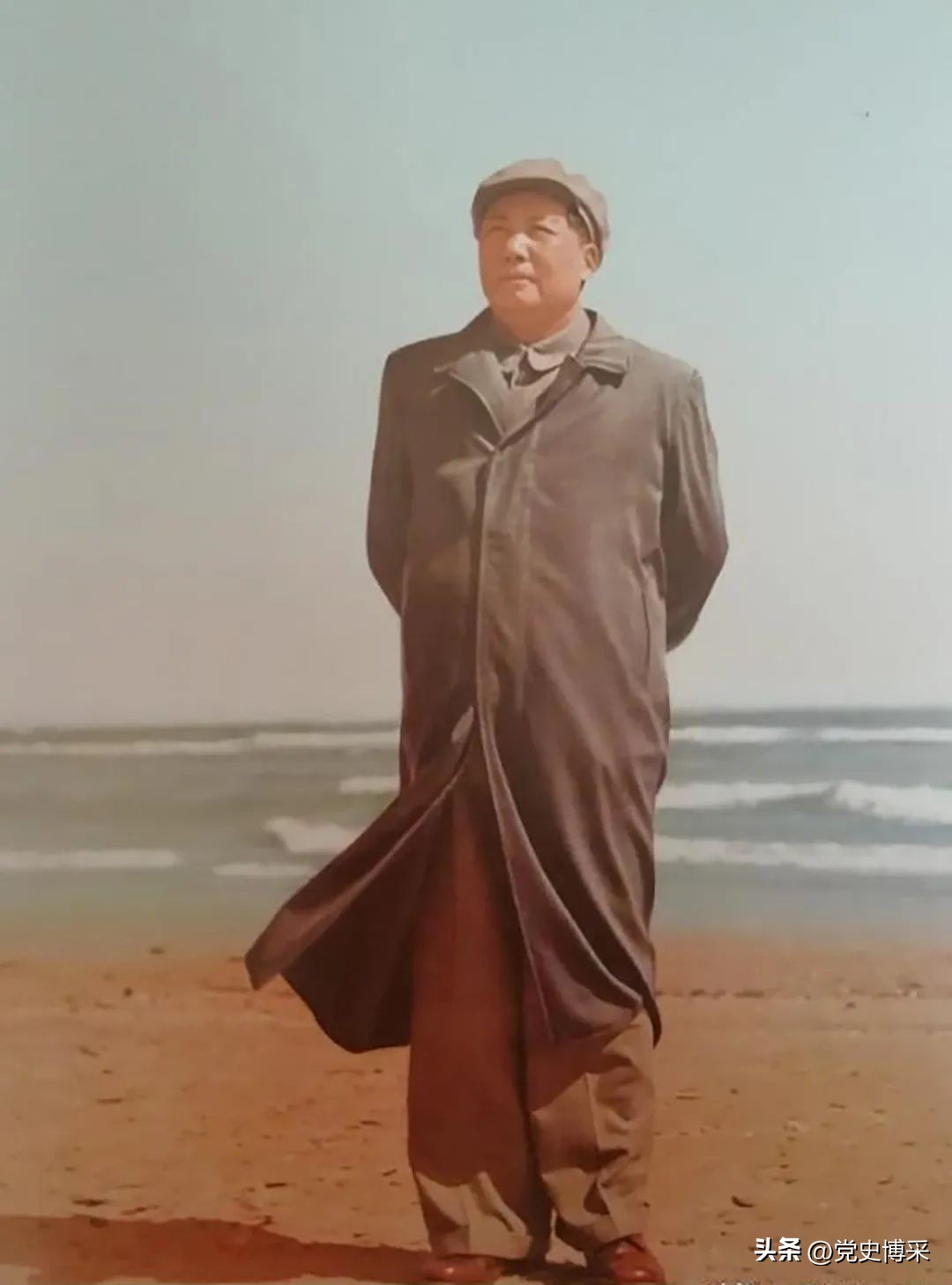 意境深远，哲理深邃，毛主席的《水调歌头•游泳》堪称《浪淘沙•北戴河》的姊妹篇