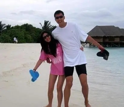 易建联生了多少个孩子,易建联娶了多少老婆