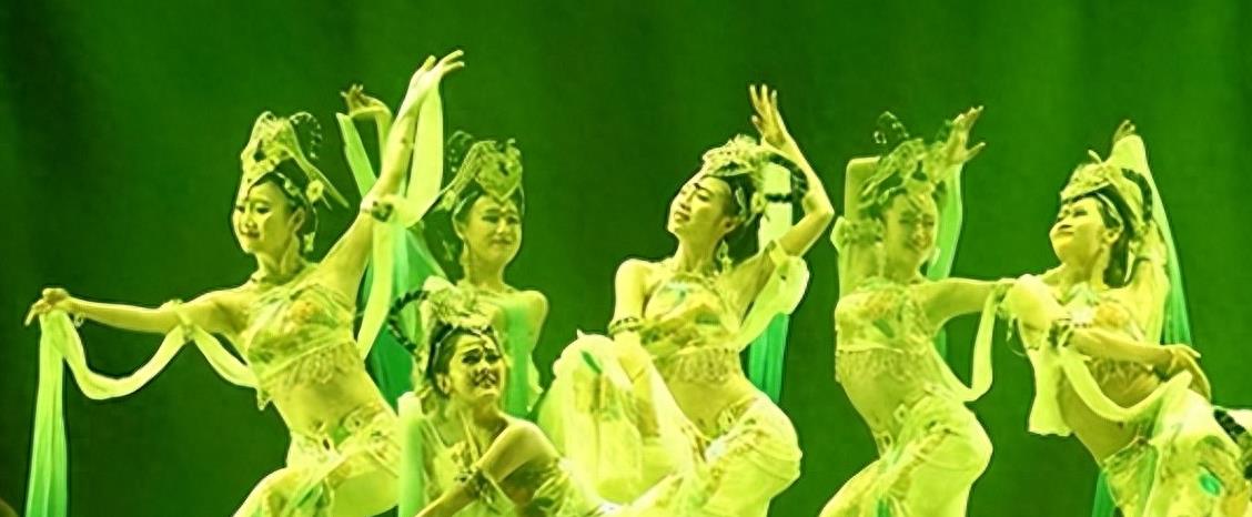 富豪家印养20控梯员年薪30万，你想知道为什么？