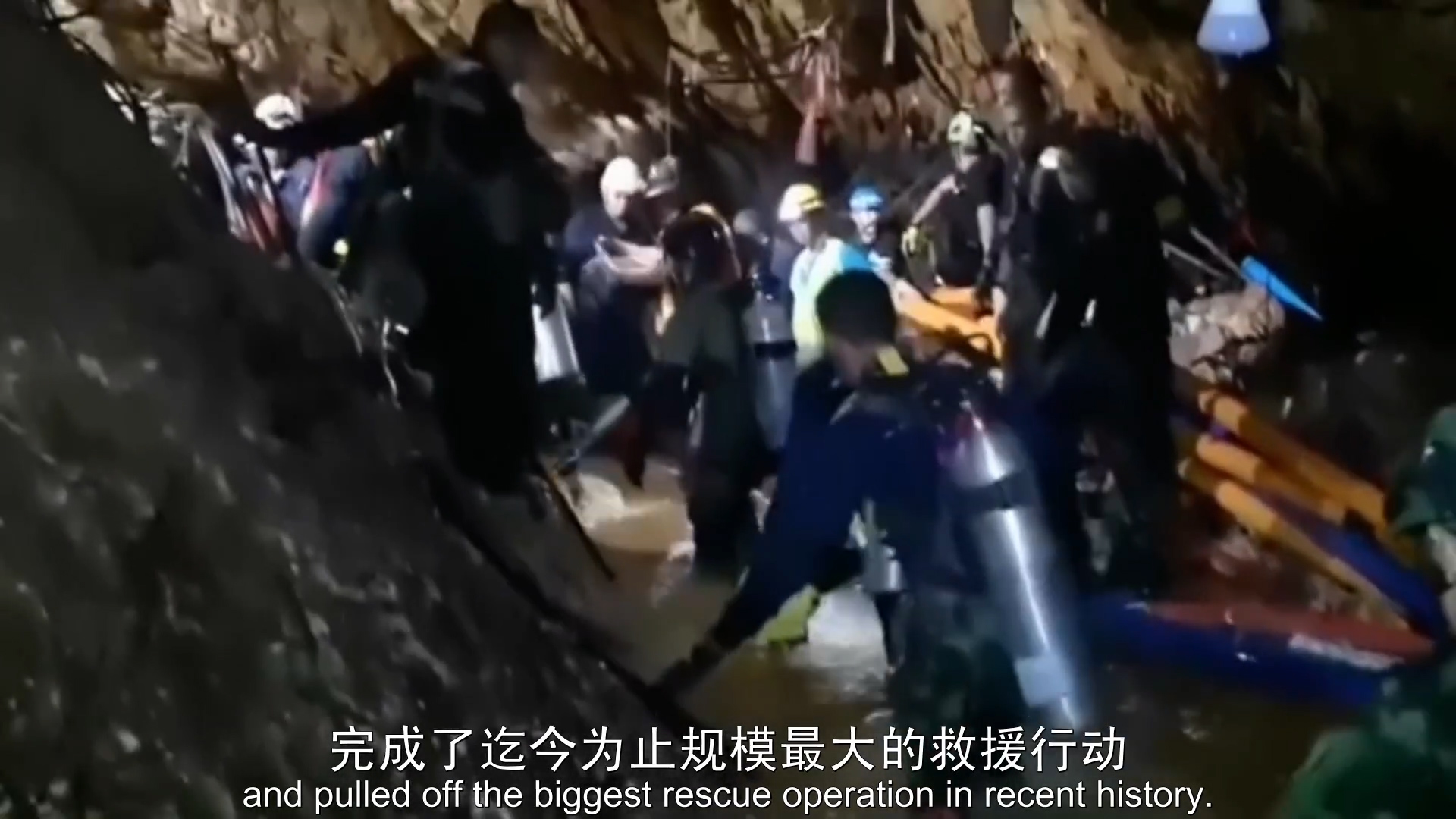 泰国18人球员困在洞穴事件全过程,泰国洞穴救援教练去世