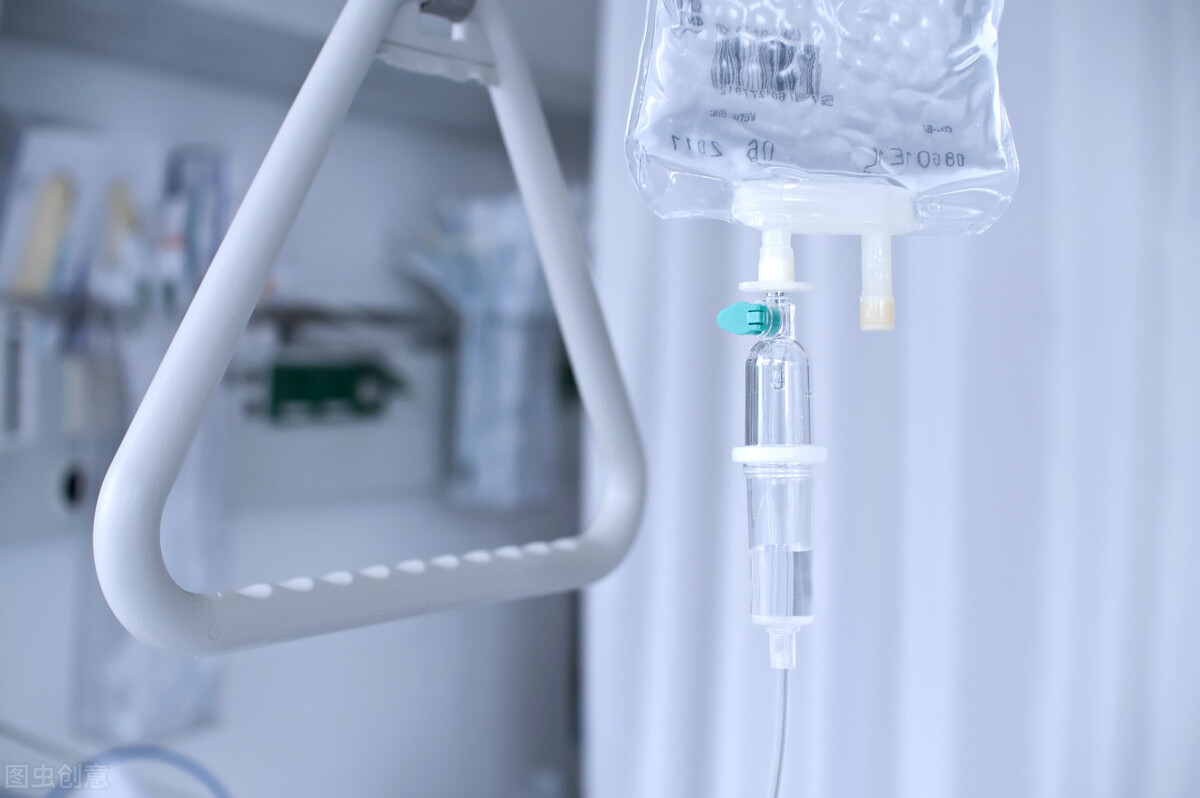 因无法接受这种手术方式，他硬着头皮多抗了2次化疗