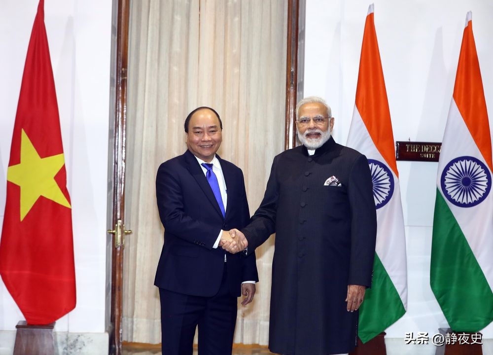 老三见老三顺口溜下一句是,老三见老三两眼泪汪汪