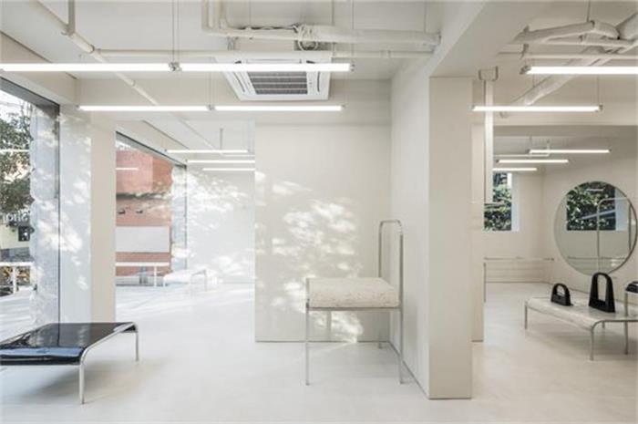 服装店展示空间设计分析,服装店空间设计方案模板