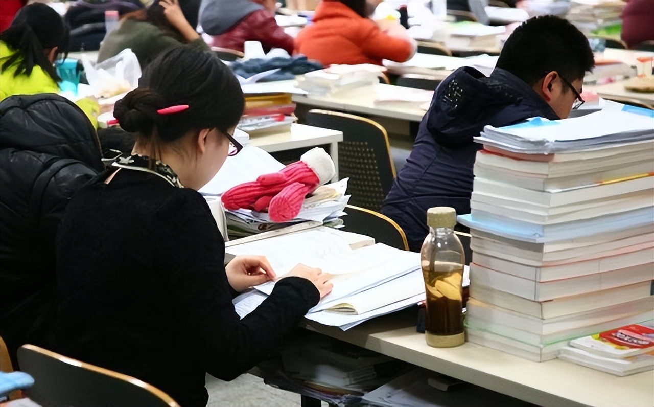 今明两年研究生就业形势,2021年研究生比较容易好考的专业