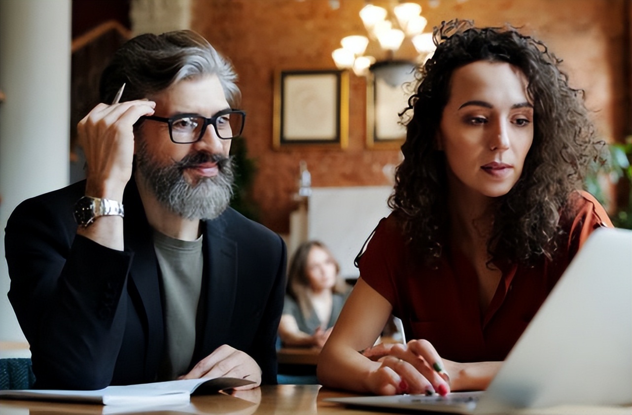 夏天出汗眼镜容易掉,夏天出汗眼镜老是滑下来怎么办