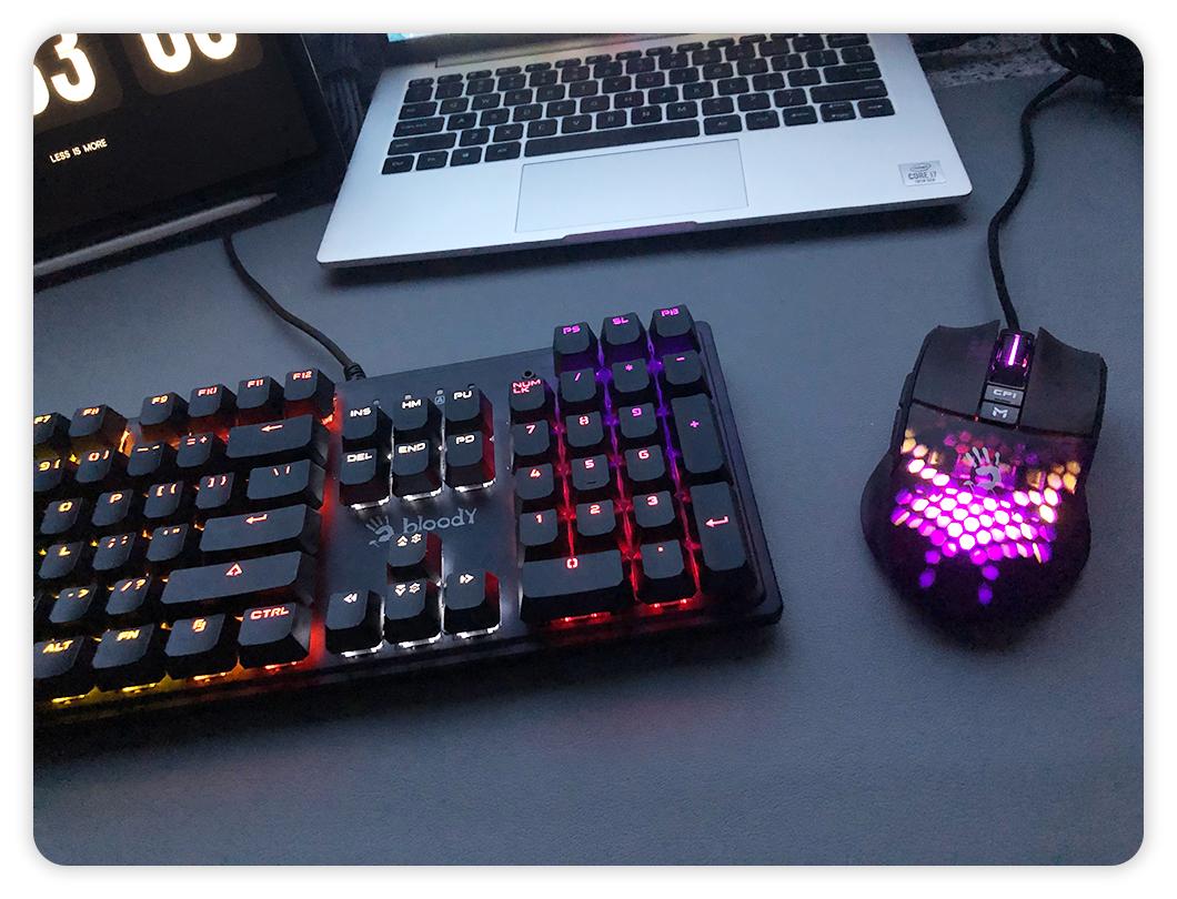 「血手幽灵ES30Plus」——78g轻量化电竞鼠标