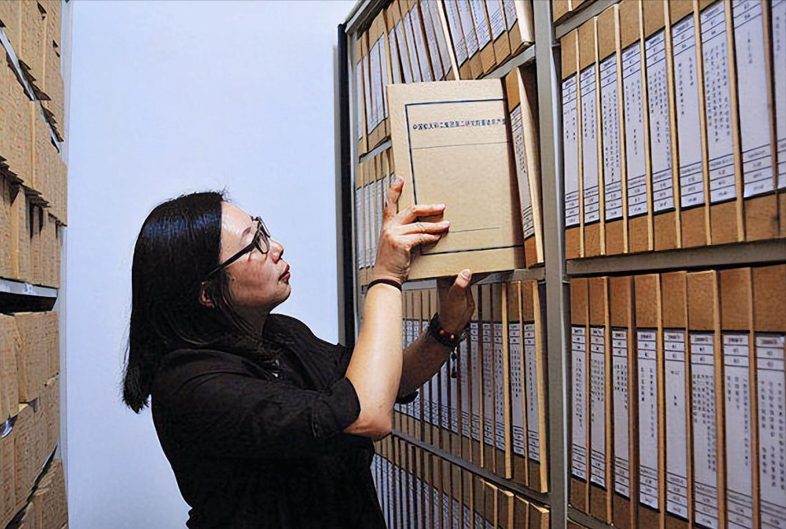 用入团填写的出生日期退休合理吗,入团年龄为何作为退休的最终依据