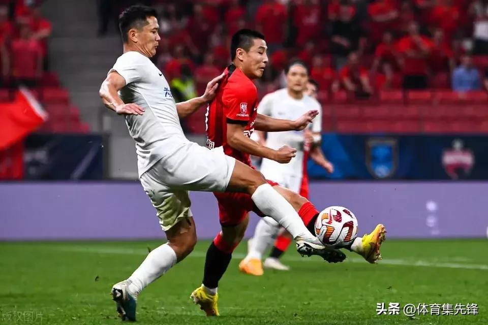 奥斯卡点射双响助海港主场2-1逆转，可裁判判罚却又遭来非议