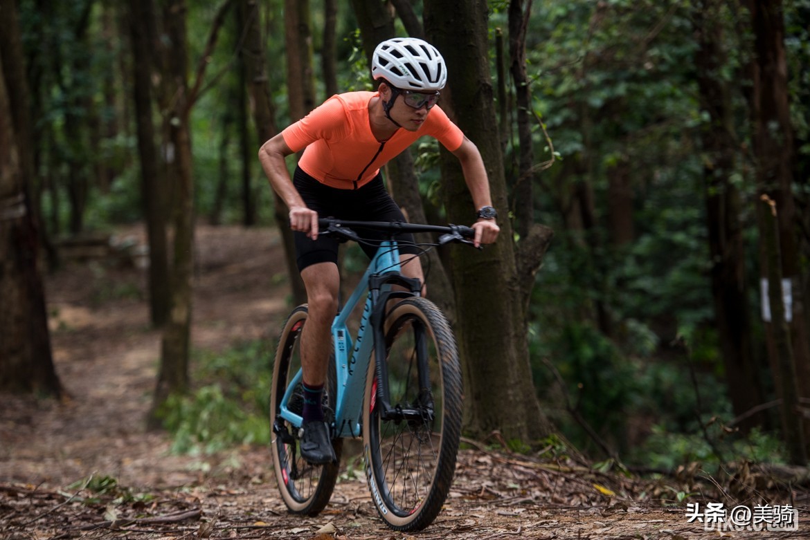 迪卡侬race900山地车测评,迪卡侬rockrider530山地车