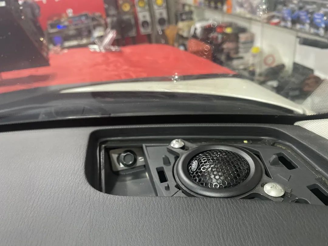 日产途乐改装顶级音响,尼桑途乐顶配音响升级