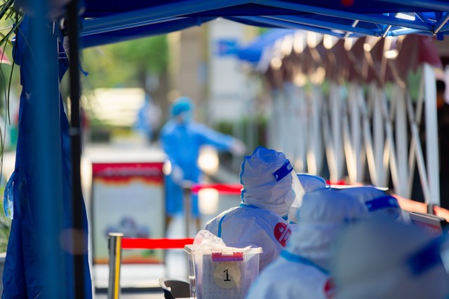 西安疫情外卖小哥最新事件,疫情期间外卖小哥生存现状