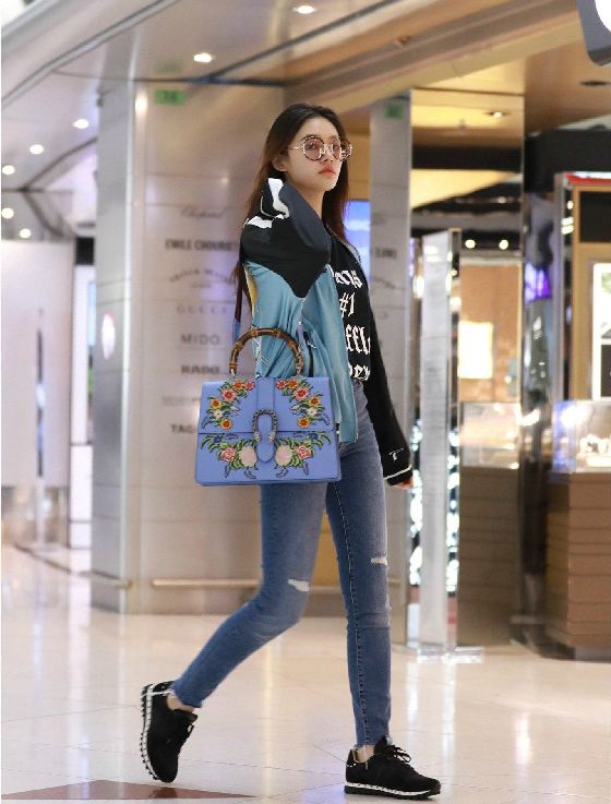 gucci是什么品牌眼镜,gucci眼镜有款红边框的眼镜