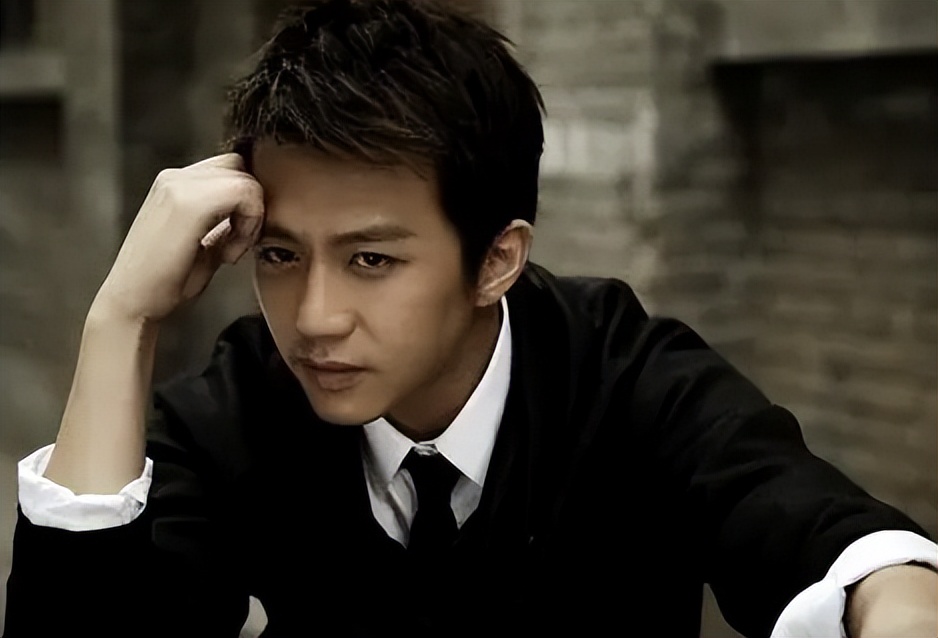 邓超：含金量最低的百亿影帝，和冯小刚结仇十年，坐拥4套豪宅