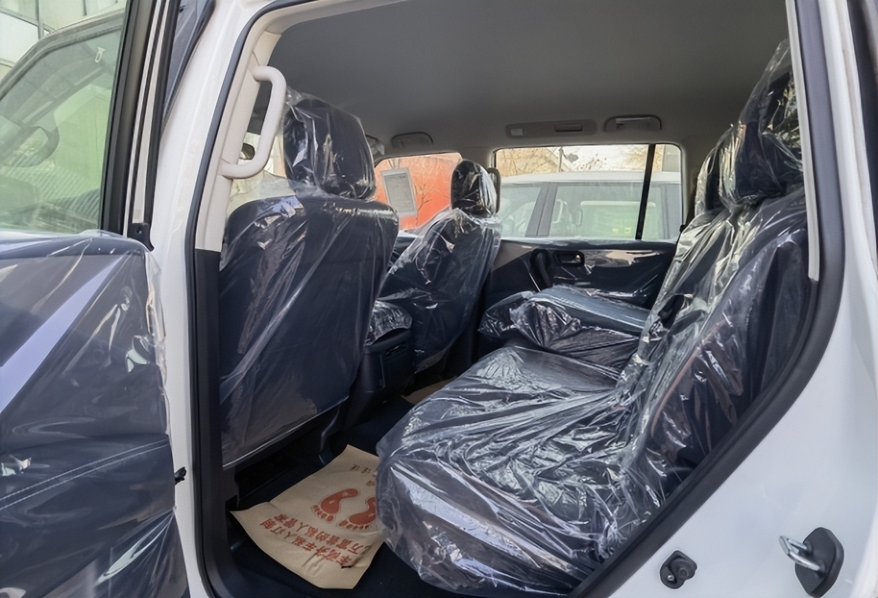 20款尼桑途乐4.0,20款途乐4.0中东版配置单