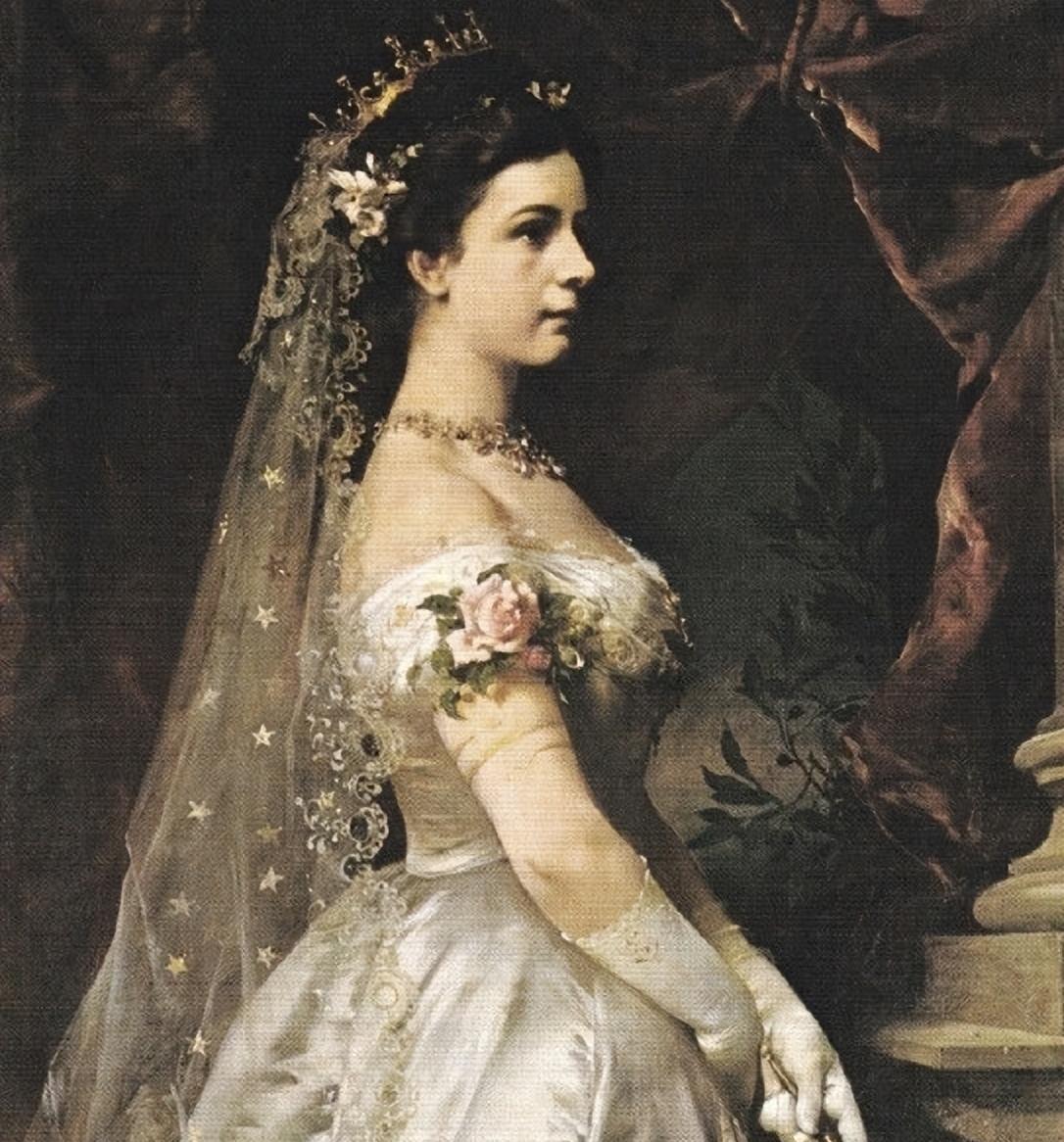 茜茜公主的美容秘诀曝光:血牛肉面膜+45公分腰围减肥法