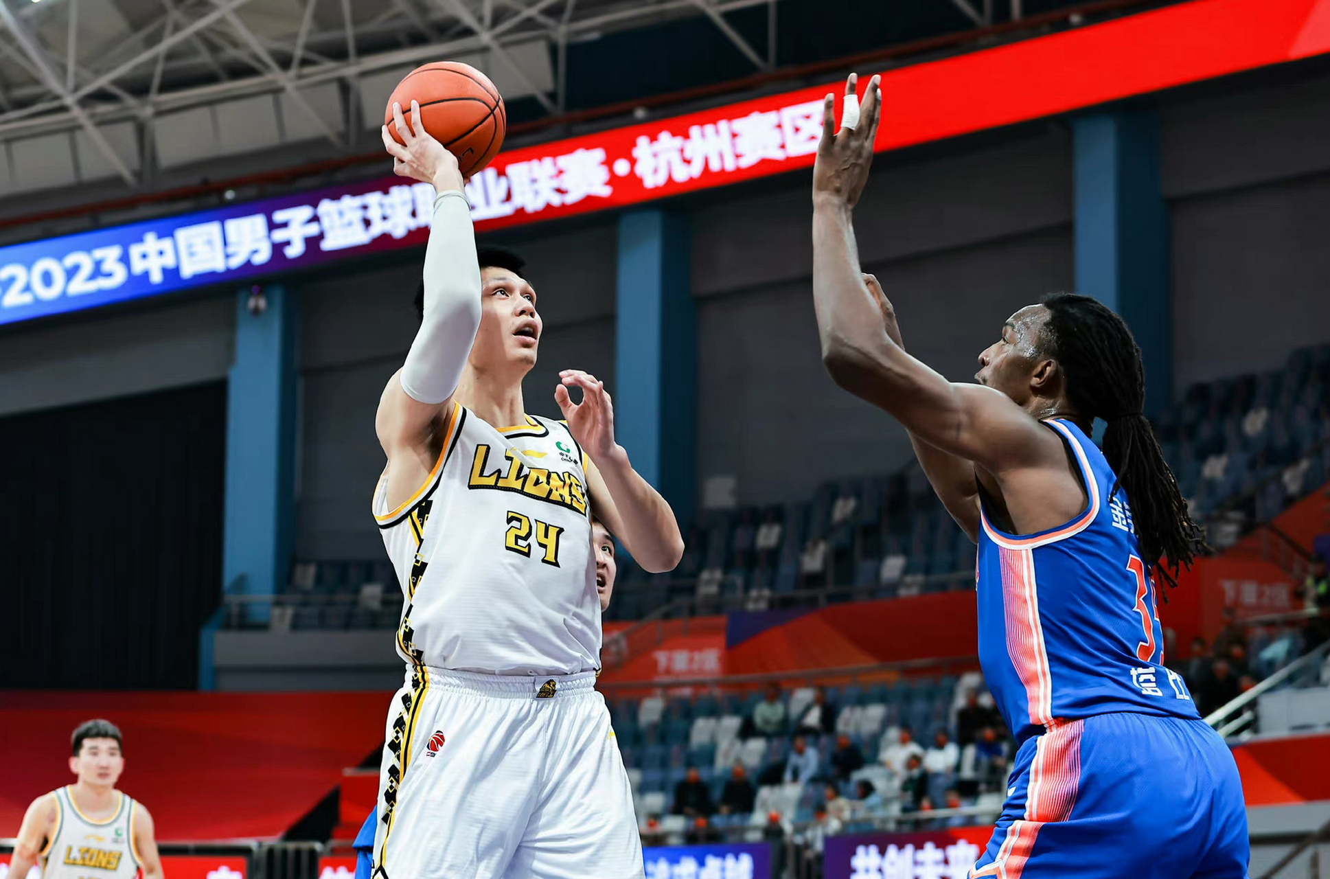 cba重磅引援北京首钢新疆男篮,cba选秀大会郭艾伦