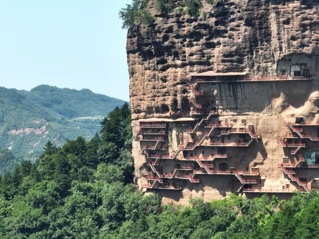 甘肃天水麦积山石窟的特点,走进麦积山石窟感受千年的沉淀