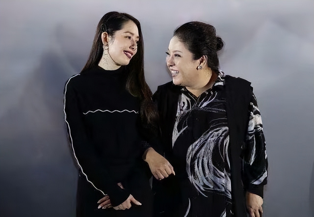 向佐跟郭碧婷的近况,向佐和郭碧婷现在什么关系