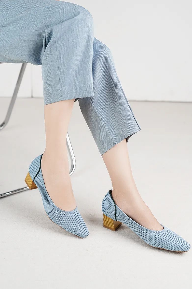 直筒牛仔裤小白鞋穿搭,小白鞋牛仔裤秋冬穿搭图片