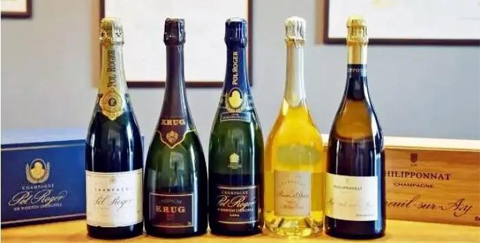 酒瓶身没有标签是真酒还是假酒,酒没标固态标识是纯粮的吗