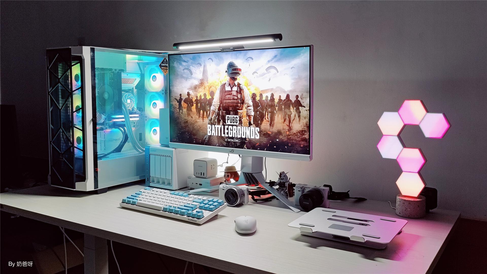 疫情期间居家找事做,耗资2W+打造纯白系居家办公桌面