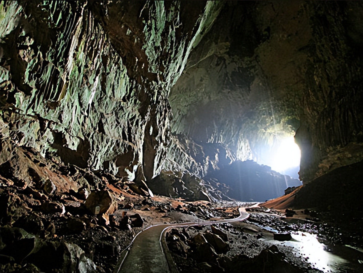 2007年高邮湖出现龙吸水奇观,高邮湖出现罕见龙吸水