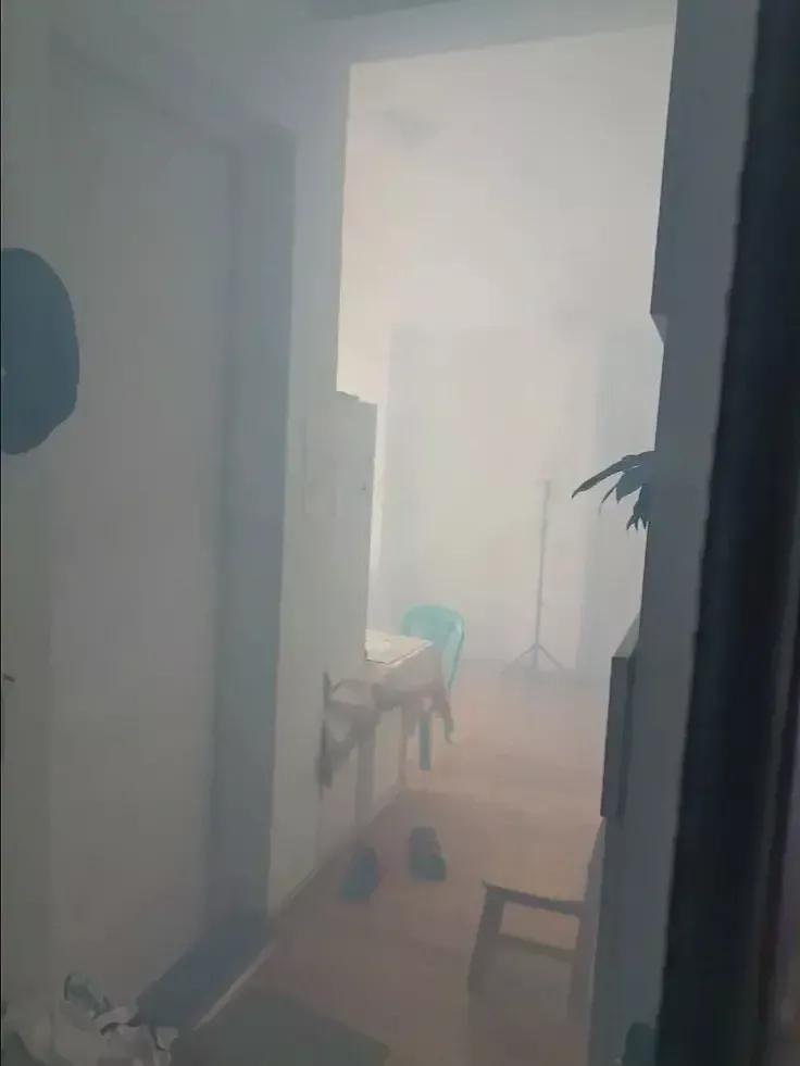 梗图秀秀0701：如何把爱玩手机写进简历？