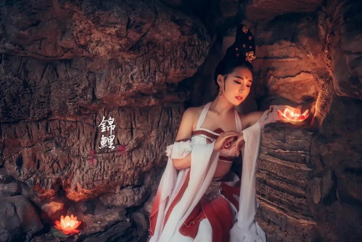 雪白的弧线＿＿落洞女花《黑营盘》（岳立功著）连载30