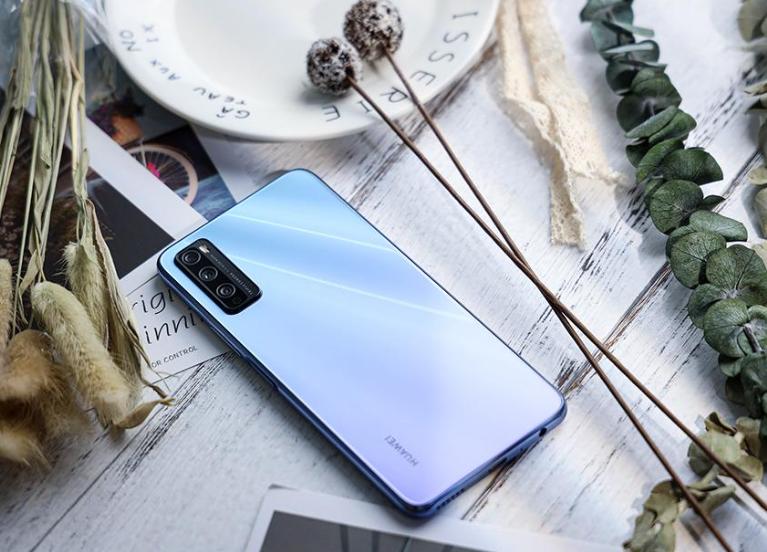 华为手机2000以内值得入手的几款,华为手机2000元最值得入手的一款