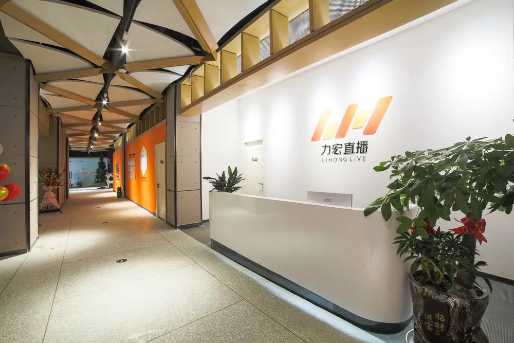 美妆创业的真实经历简介,美妆创业历程