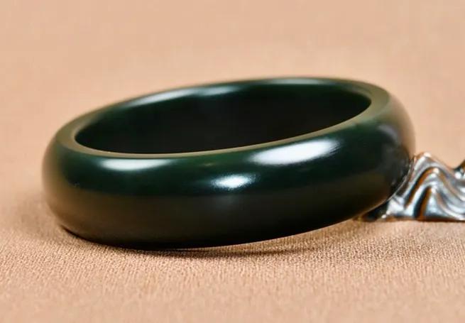 物有所值黄金,两千价位的和田玉手镯