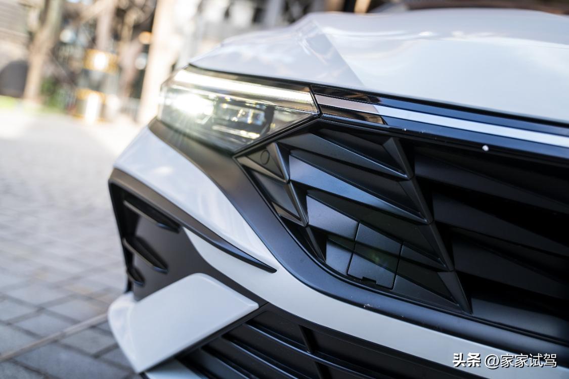 北京现代伊兰特1.5l精英版内饰,新伊兰特内饰改装