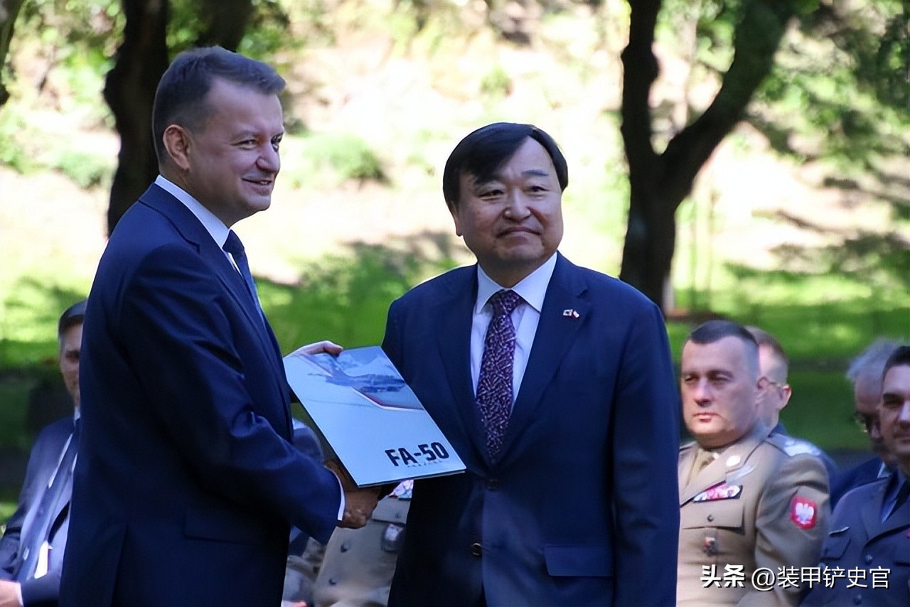 波兰变身狗大户豪购百亿*火军**，有钱任性为啥看中韩国坦克？