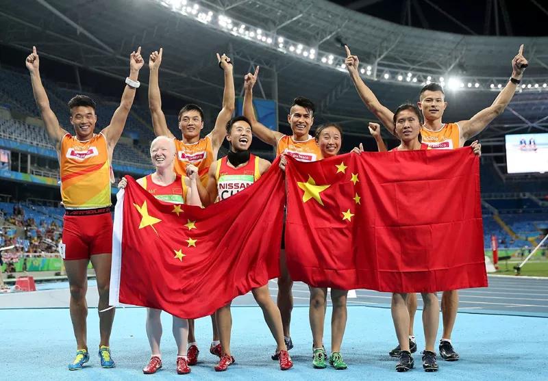 中国残疾人的励志视频,残疾人的暖心瞬间