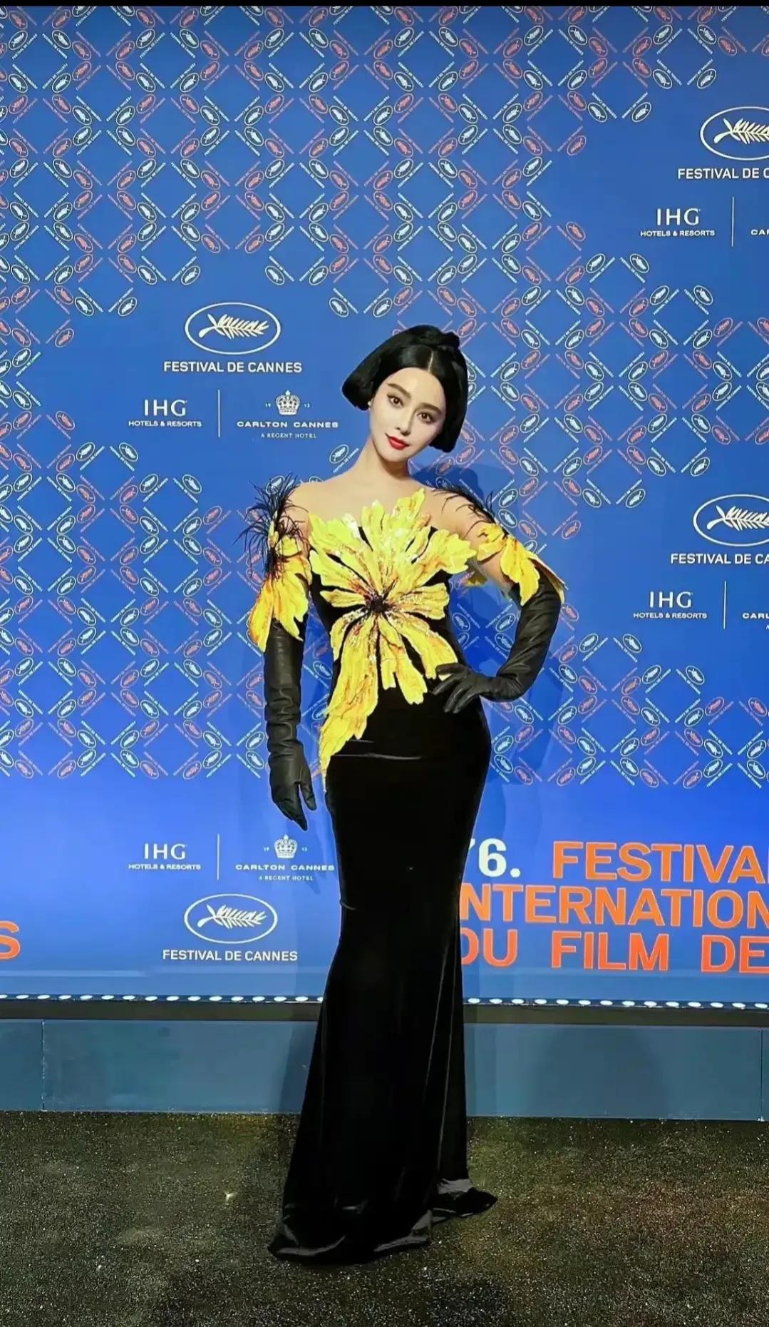 范爷戛纳红毯照,范爷戛纳穿龙袍